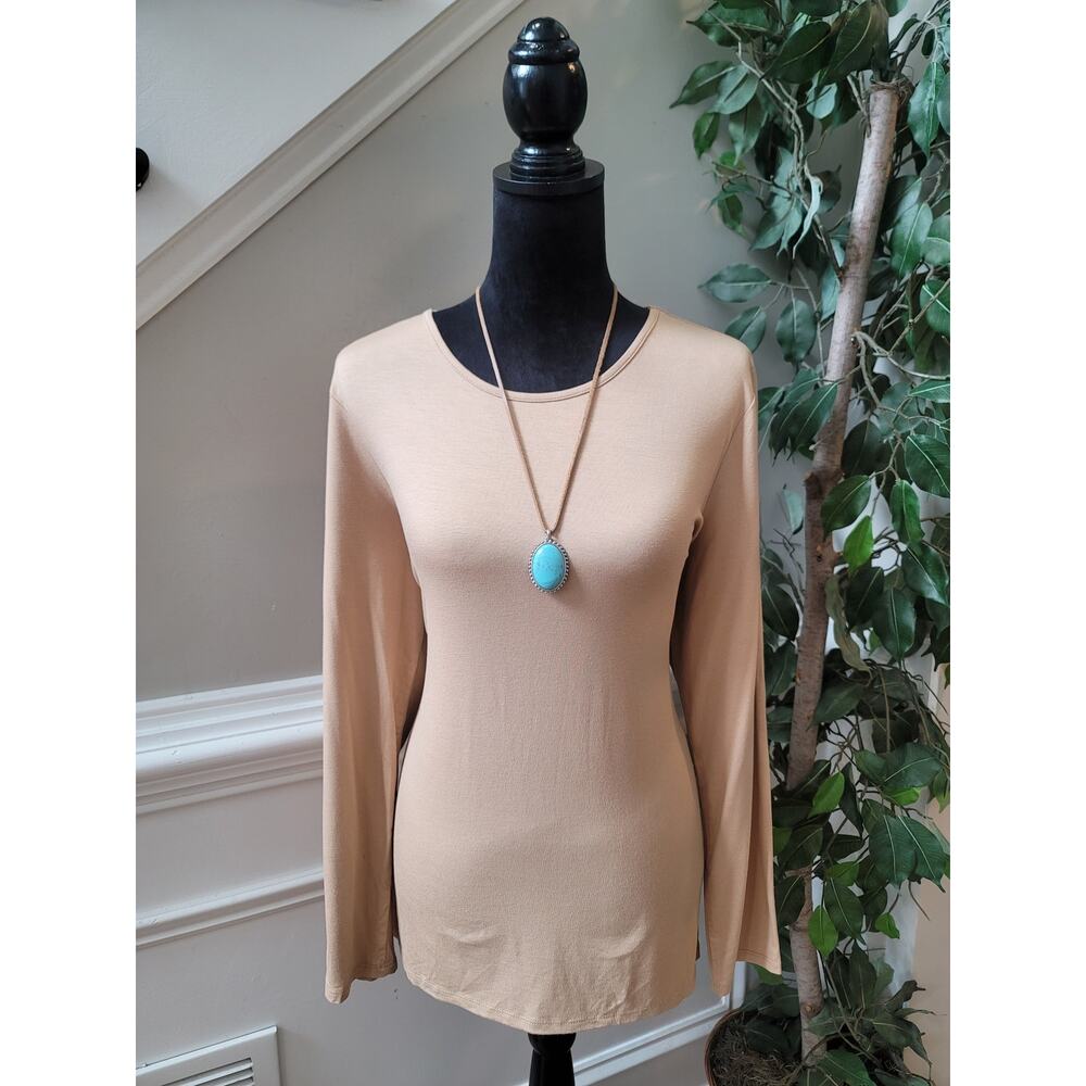 Chico's Top Women's Size 2/L Beige Long Sleeve‎ Stretch Crew Neck Knit Blouse